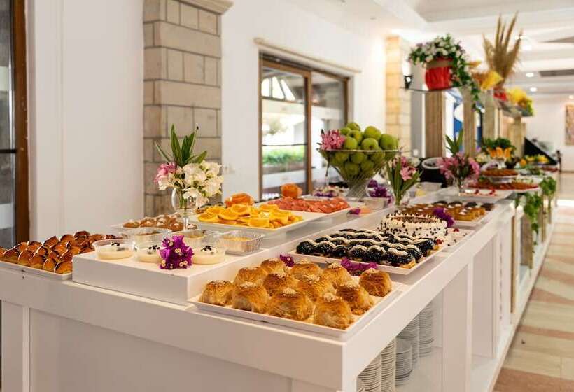 فندق Tiana Beach Resort   All Inclusive