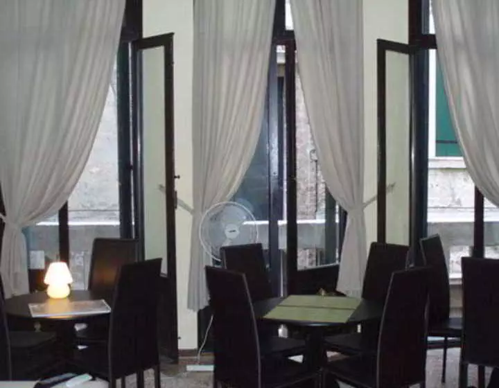 Hotelli A Venice Emeralds