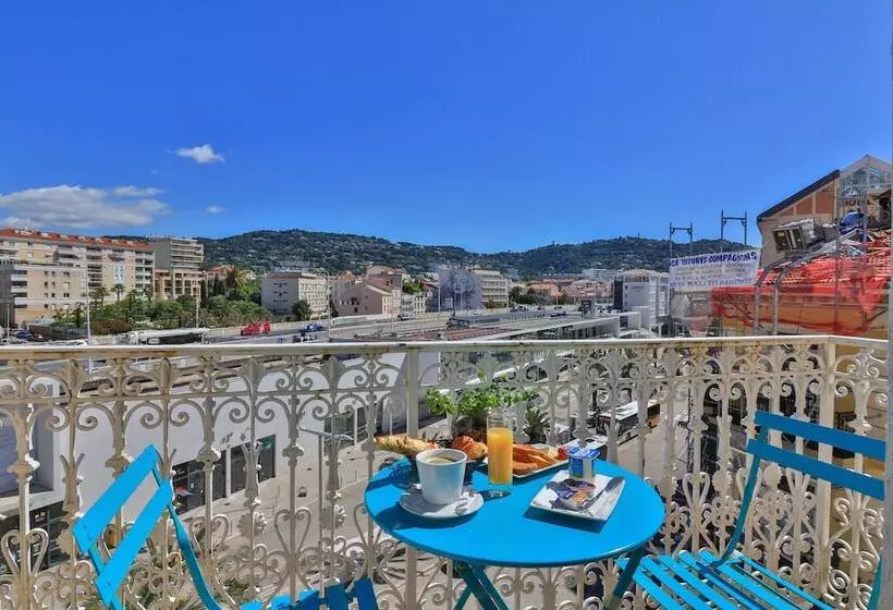 בית מלון כפרי Amiraute