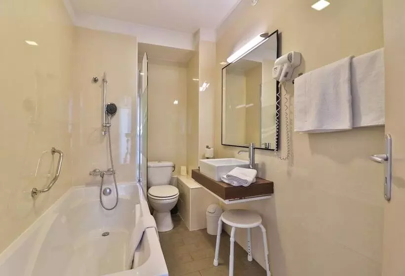 בית מלון כפרי Amiraute