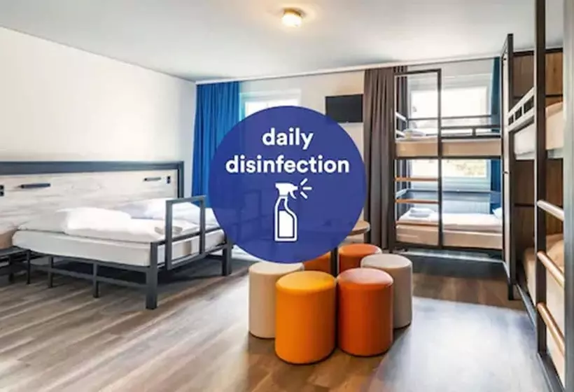 هتل a&o Berlin Hauptbahnhof