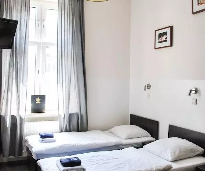 Hotel Kadetus Hostel