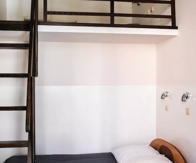 Hotel Kadetus Hostel