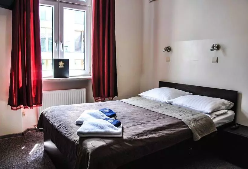 Hotel Kadetus Hostel