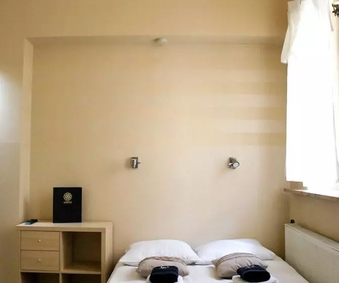 Hotel Kadetus Hostel