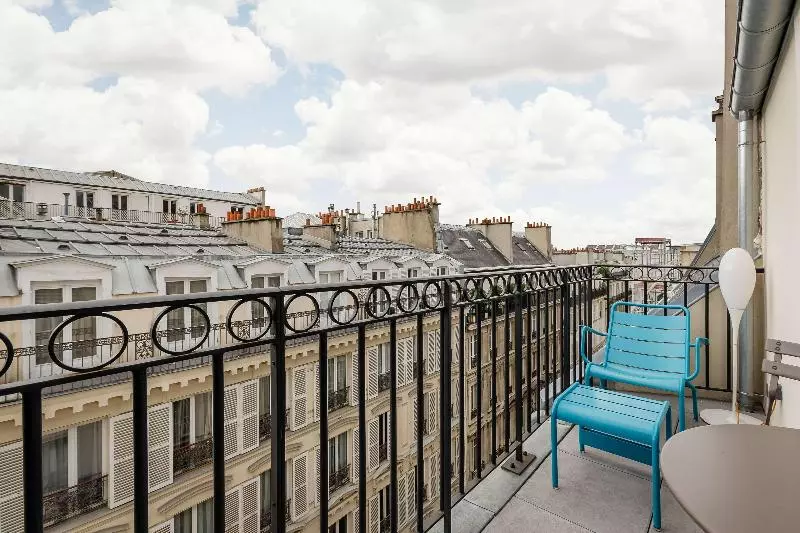 هتل Arc De Triomphe