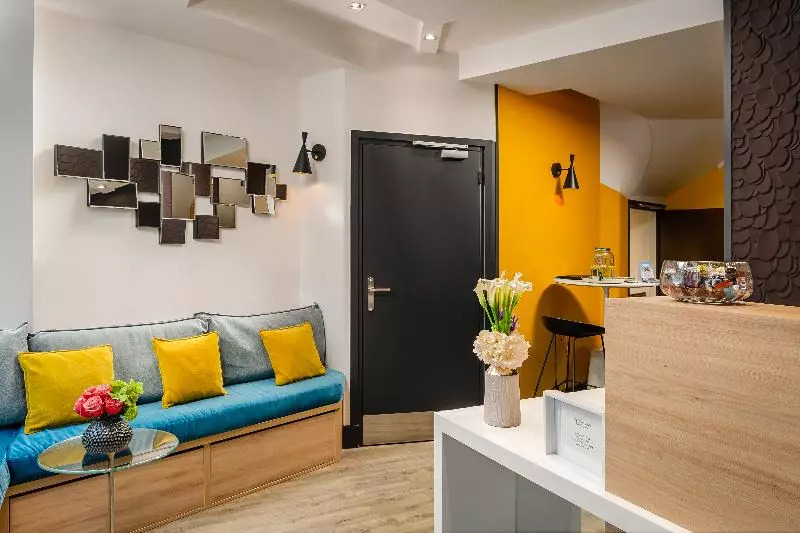 هتل Arc De Triomphe