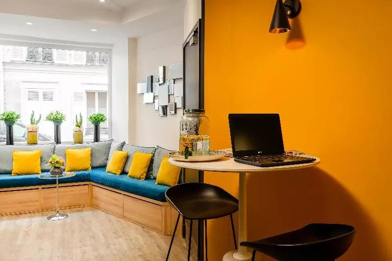 هتل Arc De Triomphe