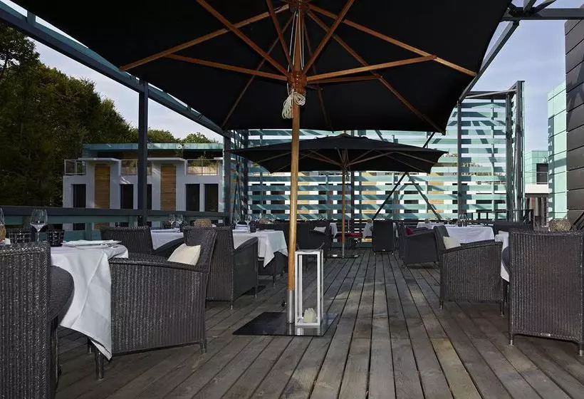 酒店 Chateau de Mery