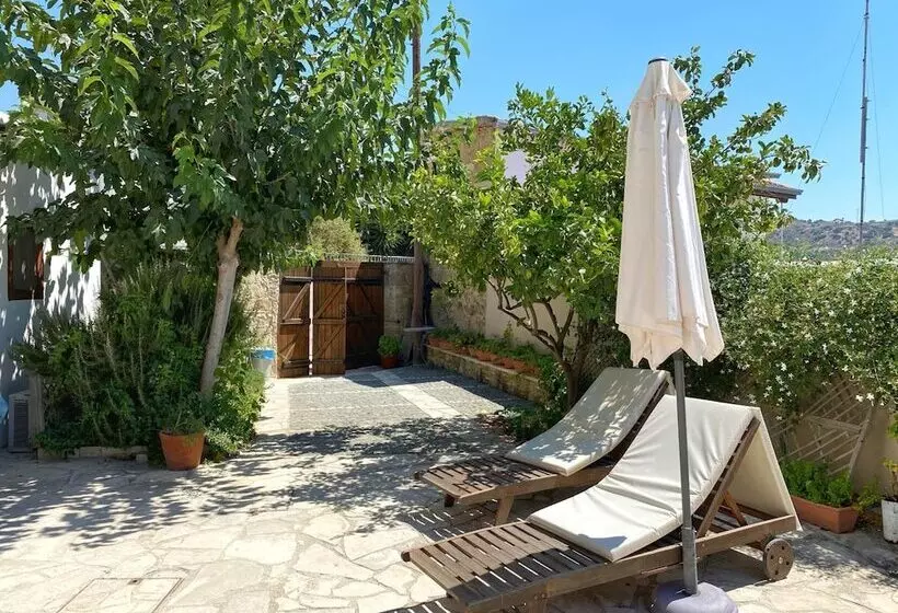 Hotel Evkarpos Country House