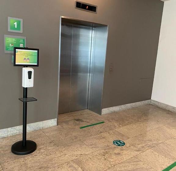 בית מלון כפרי Holiday Inn Moscow  Tagansky , An Ihg