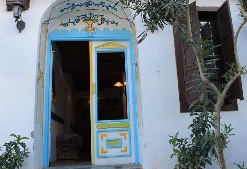 هتل Kirkinca Houses & Boutique