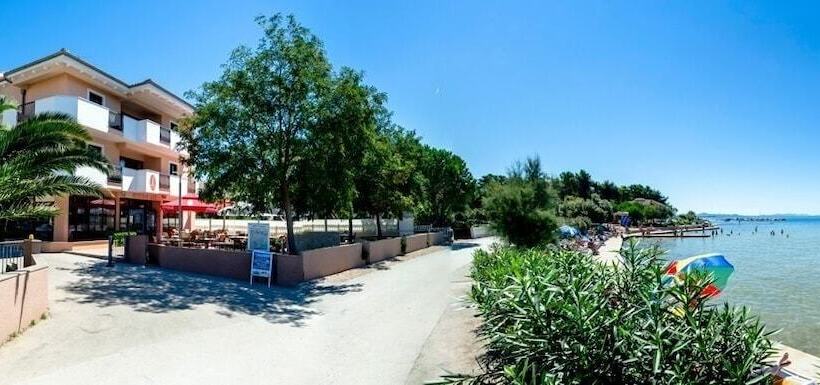 בית מלון כפרי Laguna