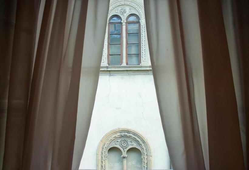 هتل N4u Guest House Florence