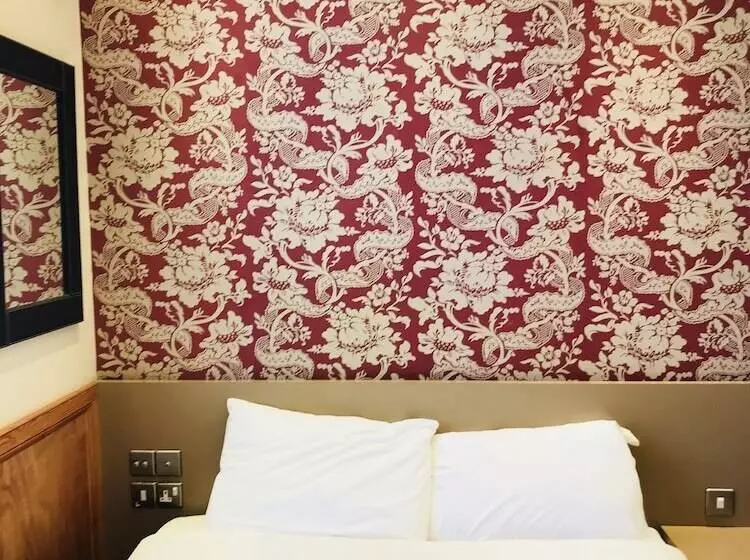 בית מלון כפרי The Excelsior