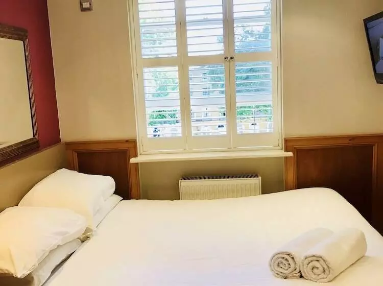 בית מלון כפרי The Excelsior