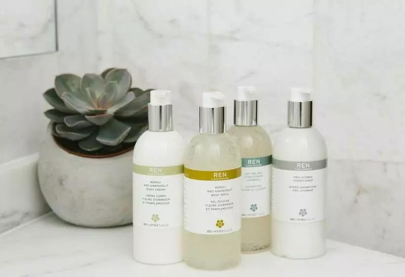 Europa House Apartments