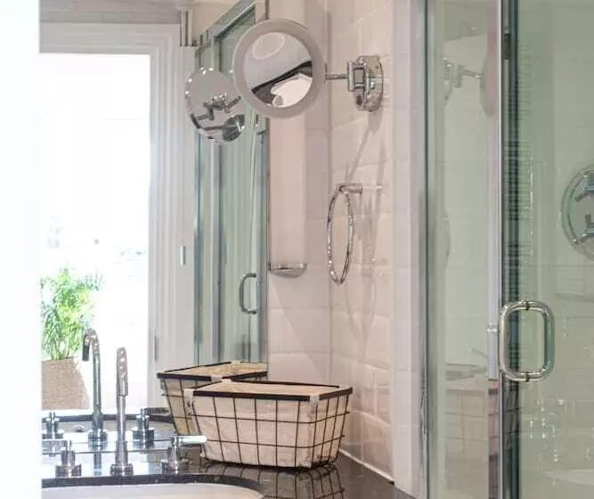 Europa House Apartments