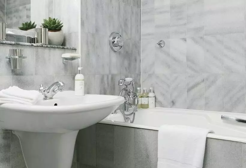 Europa House Apartments