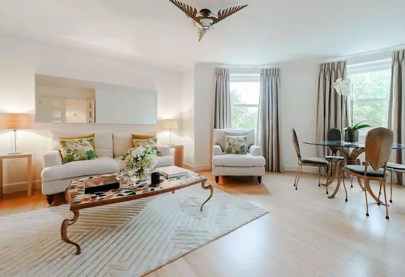 Europa House Apartments