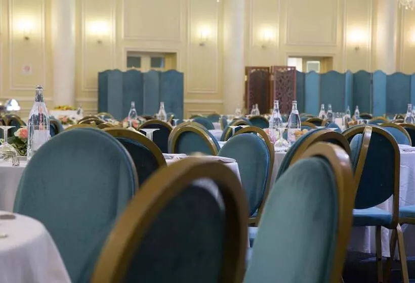 هتل Acropole Tunis