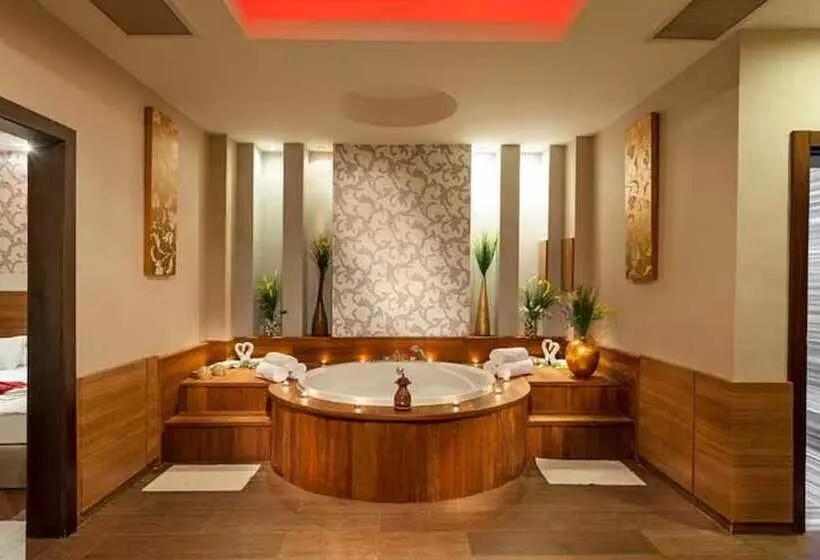 호텔 Fashiontv Luxe Resort