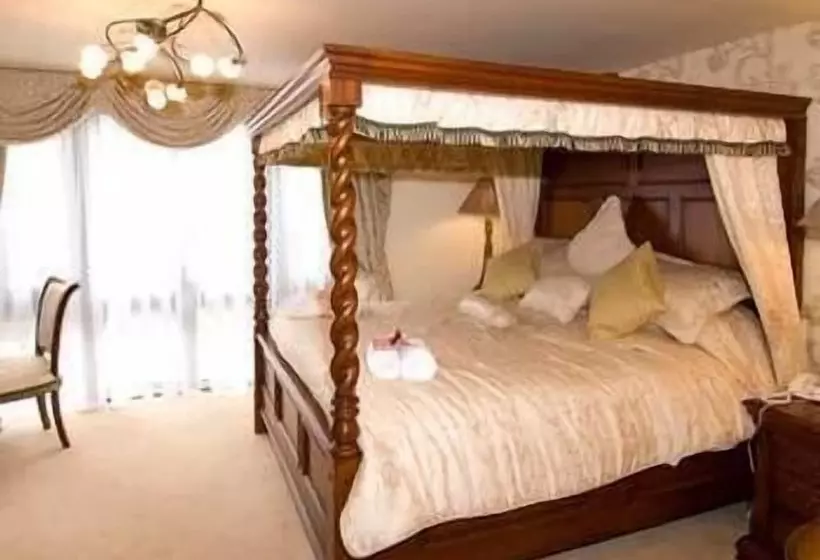 Отель Angmering Manor