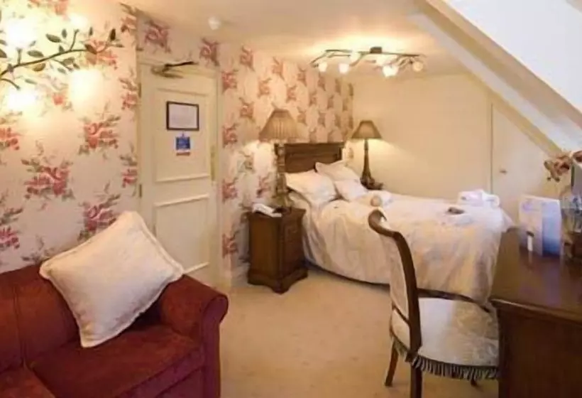 Отель Angmering Manor