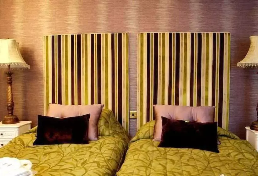 Отель Angmering Manor