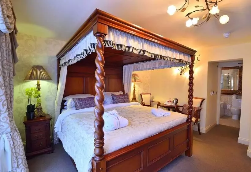 Отель Angmering Manor