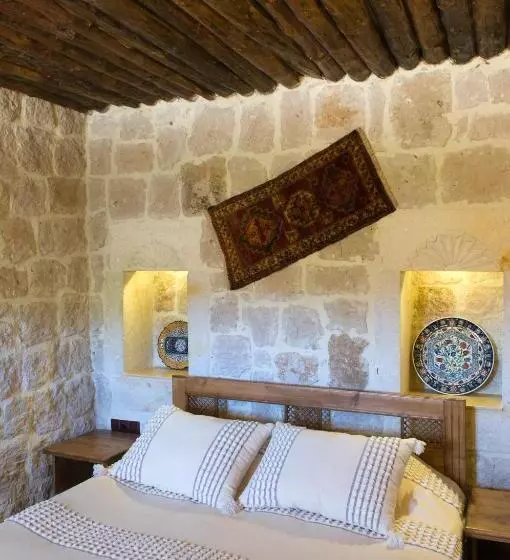 هتل Aravan Evi