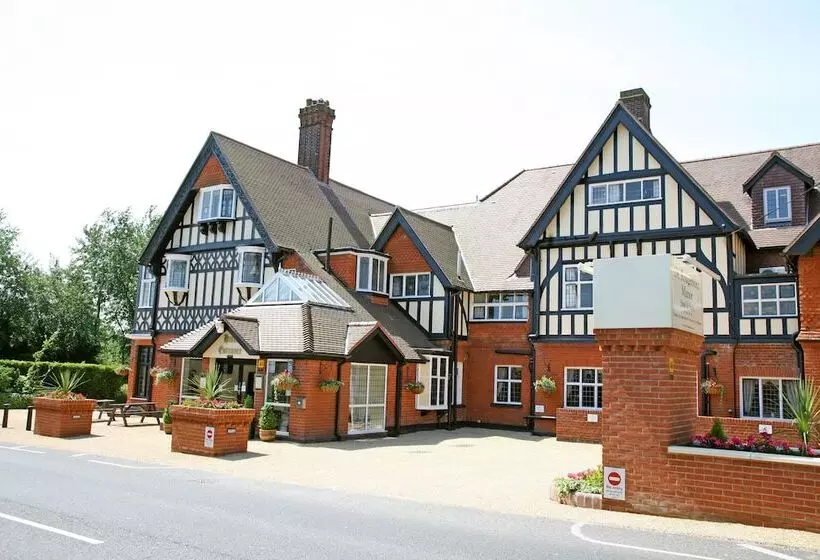 De Rougemont Manor Hotel & Suites