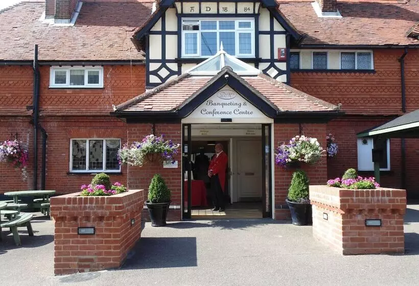 De Rougemont Manor Hotel & Suites