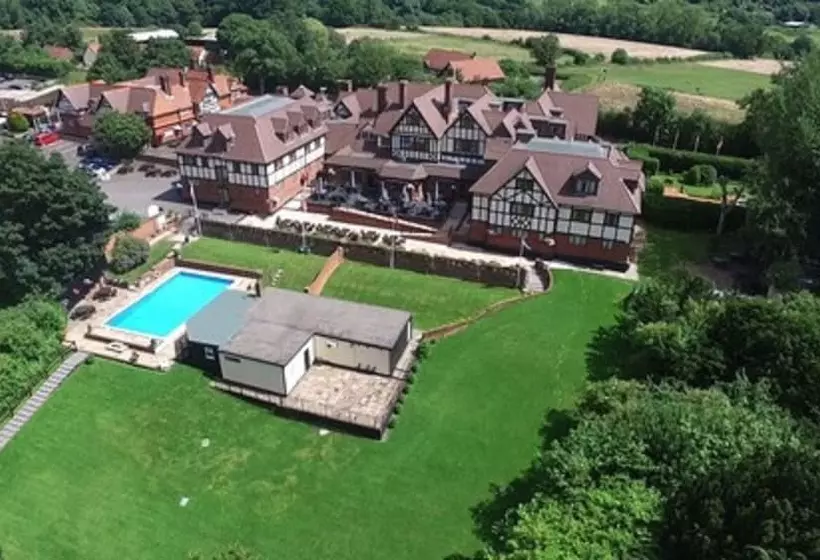 De Rougemont Manor Hotel & Suites