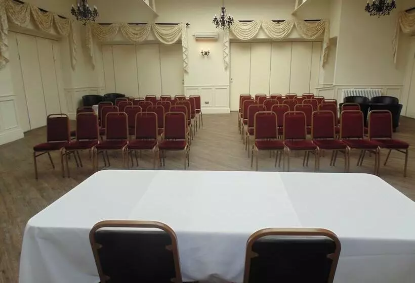 De Rougemont Manor Hotel & Suites