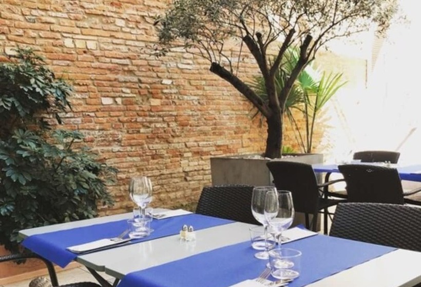 בית מלון כפרי Grand Hôtel D Orléans