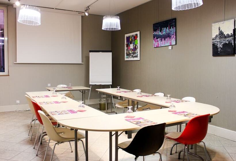 בית מלון כפרי Grand Hôtel D Orléans