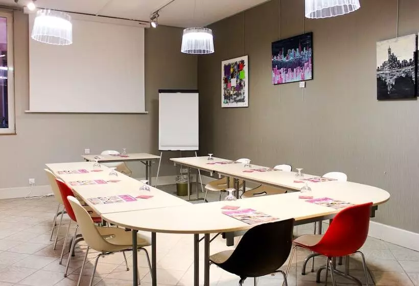 هتل Grand Hôtel D Orléans