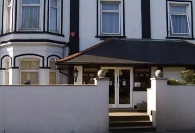 בית מלון כפרי Langham Court