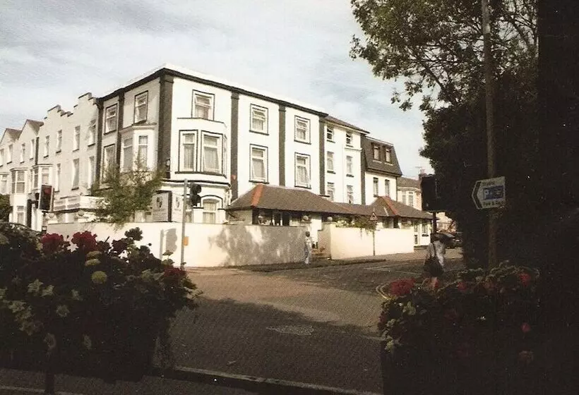 בית מלון כפרי Langham Court