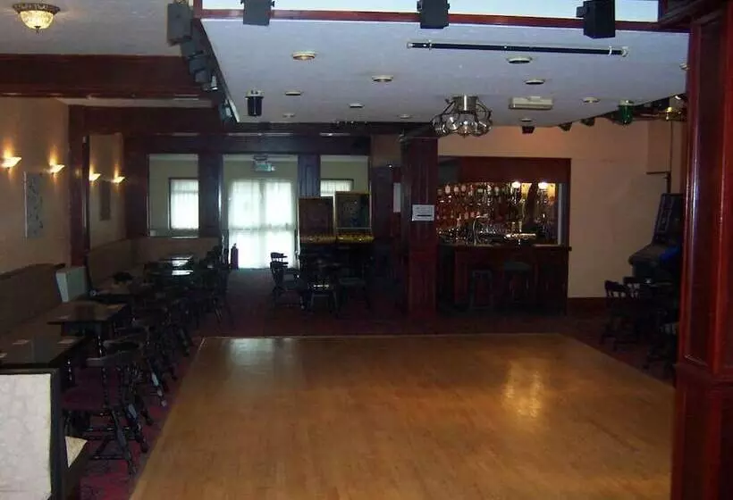 בית מלון כפרי Langham Court