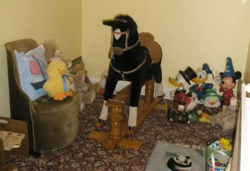 בית מלון כפרי Langham Court