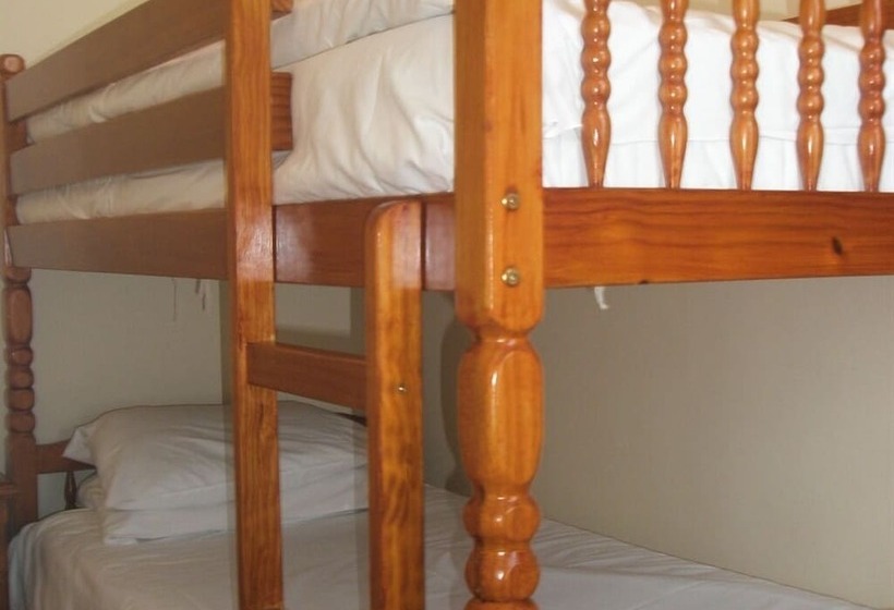 בית מלון כפרי Langham Court