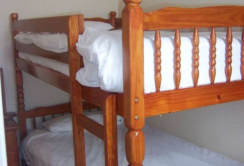 בית מלון כפרי Langham Court