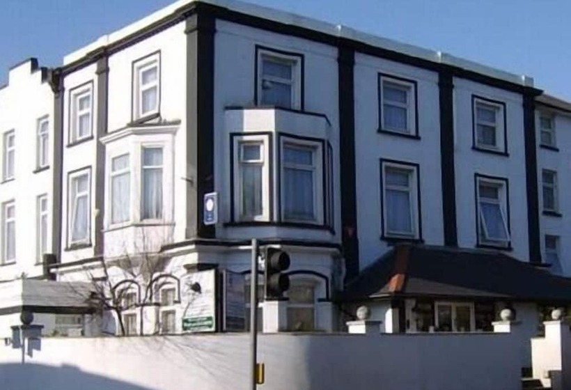 בית מלון כפרי Langham Court