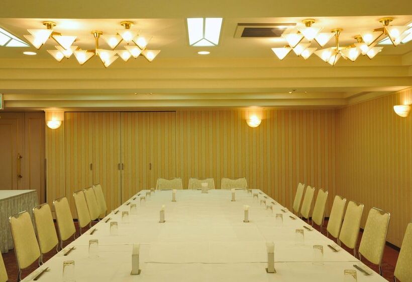 בית מלון כפרי Listel Shinjuku