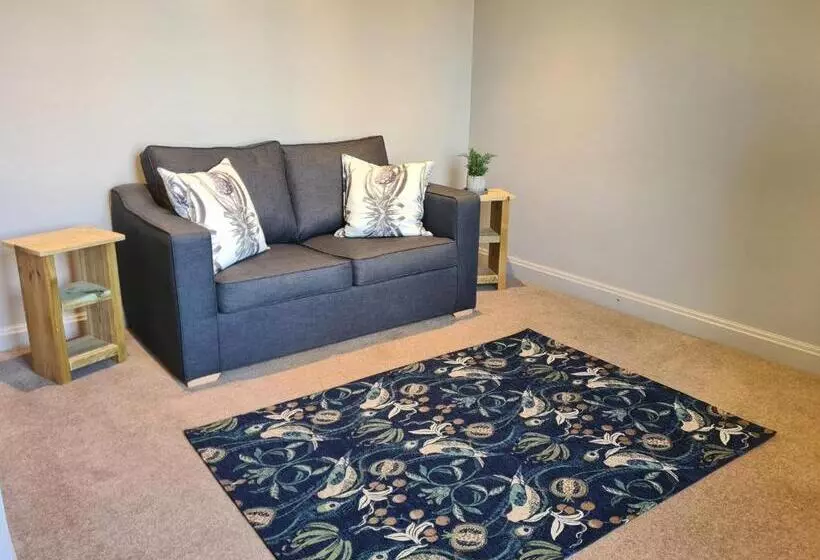 בית מלון כפרי Priory Inn