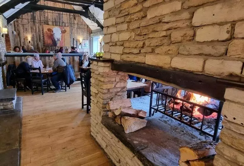 בית מלון כפרי Priory Inn