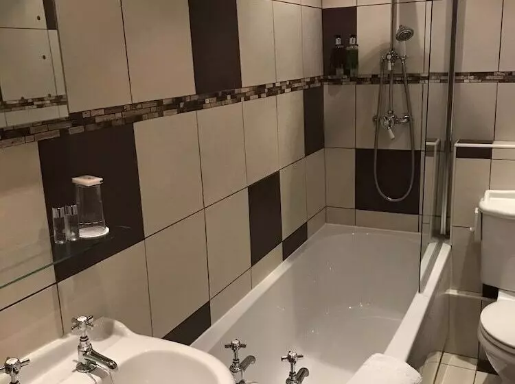 Hotelli Ravenstone Manor