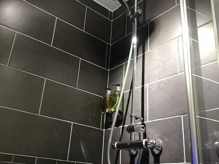 Hotelli Ravenstone Manor